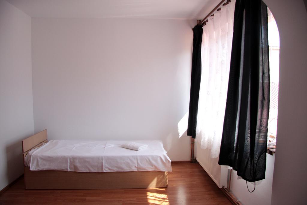 Z Villa Bukarest Szoba fotó