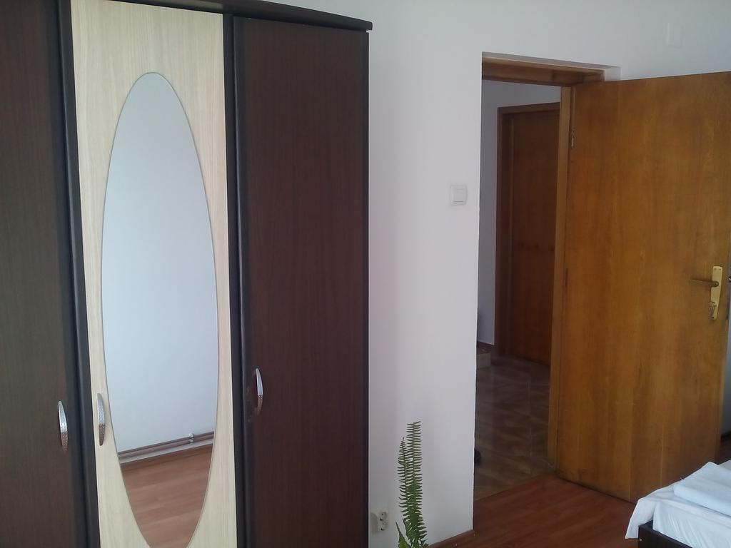 Z Villa Bukarest Szoba fotó