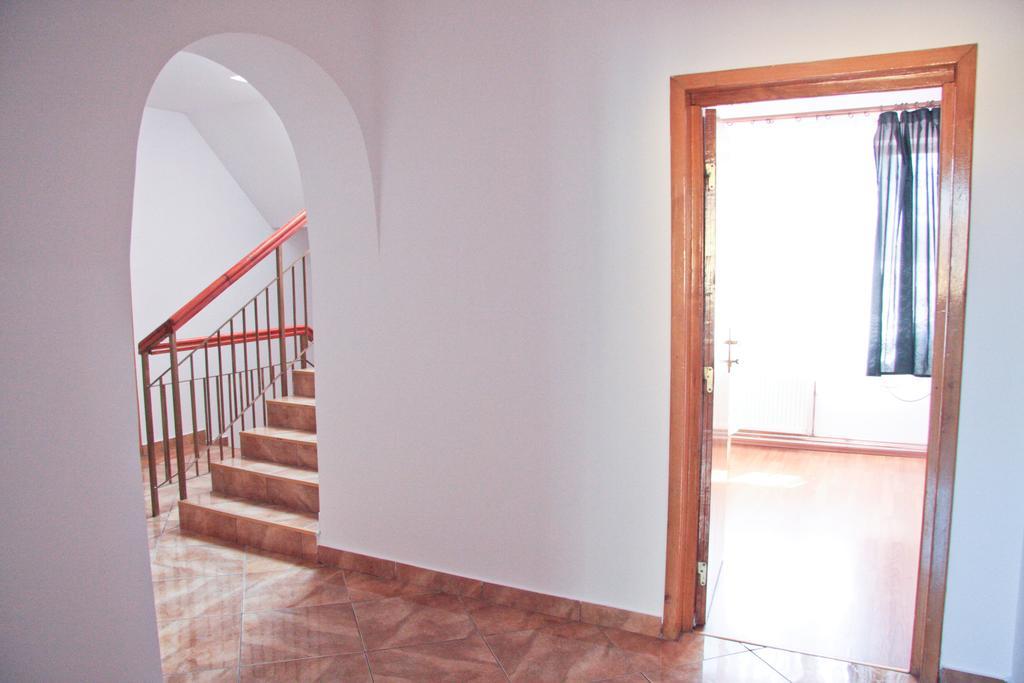 Z Villa Bukarest Szoba fotó